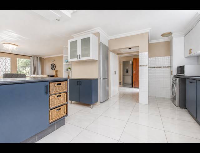 4 BEDROOM FREESTANDING FOR SALE IN WELTEVREDEN PARK